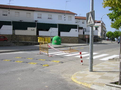 Paso de cebra en la Avenida del Marqués de la Vega