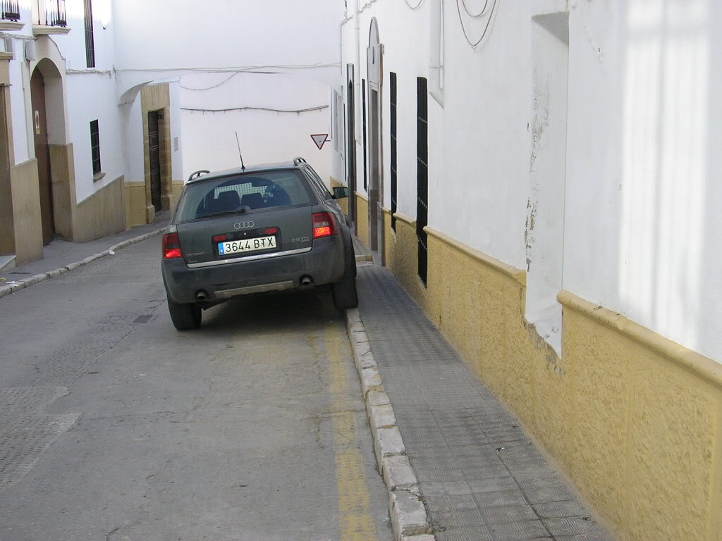 Audi gigante en la Calle San Luis